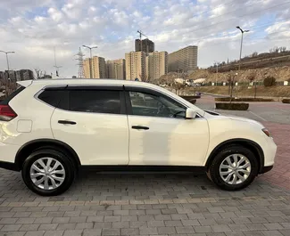 Noleggio auto Nissan Rogue 2018 in Armenia, con carburante Benzina e 170 cavalli di potenza ➤ A partire da 50 USD al giorno.