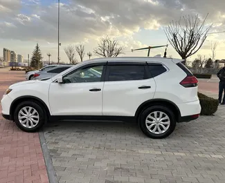 Noleggio Nissan Rogue. Auto Comfort, Crossover per il noleggio in Armenia ✓ Cauzione di Deposito di 250 USD ✓ Opzioni assicurative RCT, CDW, SCDW, FDW, Passeggeri, Furto, All'estero, Giovane, Senza deposito.