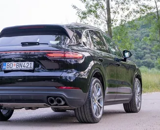 Noleggio Porsche Cayenne Turbo. Auto Premium, Lusso, SUV per il noleggio in Montenegro ✓ Cauzione di Deposito di 1500 EUR ✓ Opzioni assicurative RCT, All'estero.