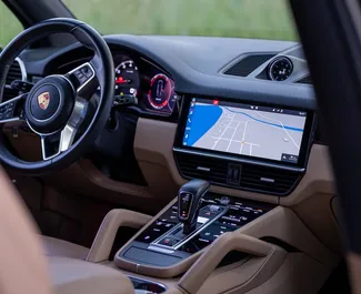 Motore Benzina da 3,0L di Porsche Cayenne Turbo 2022 per il noleggio in Becici.