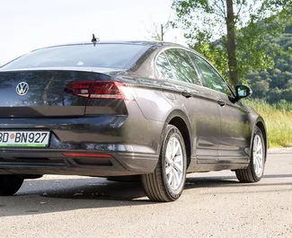 Noleggio Volkswagen Passat. Auto Comfort per il noleggio in Montenegro ✓ Cauzione di Deposito di 300 EUR ✓ Opzioni assicurative RCT, All'estero.