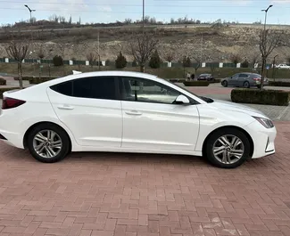 Noleggio auto Hyundai Elantra 2019 in Armenia, con carburante Benzina e 147 cavalli di potenza ➤ A partire da 40 USD al giorno.