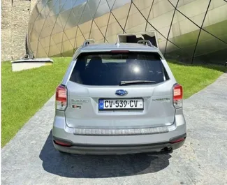 Interni di Subaru Forester in affitto in Georgia. Un'ottima auto da 5 posti con cambio Automatico.