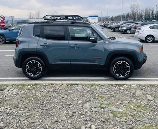 Noleggio Jeep Renegade. Auto Economica, Comfort, Crossover per il noleggio in Georgia ✓ Cauzione di Senza deposito ✓ Opzioni assicurative RCT, SCDW, FDW, Furto, Giovane.