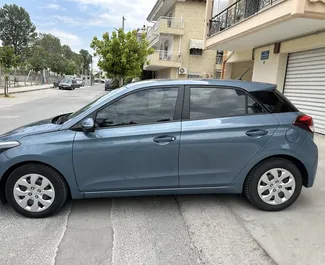 Noleggio auto Hyundai i20 2017 in Grecia, con carburante Benzina e 82 cavalli di potenza ➤ A partire da 18 EUR al giorno.