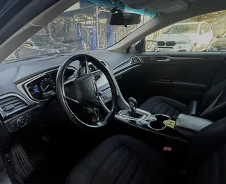 Motore Benzina da 2,5L di Ford Fusion Sedan 2015 per il noleggio a Tbilisi.