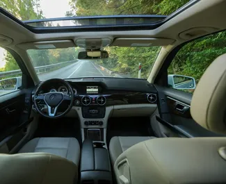 Noleggio Mercedes-Benz GLK. Auto Comfort, Premium, SUV per il noleggio in Albania ✓ Cauzione di Senza deposito ✓ Opzioni assicurative RCT, CDW, All'estero.