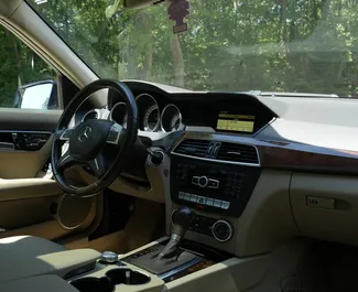 Noleggio auto Mercedes-Benz C-Class 2012 in Albania, con carburante Gas e 249 cavalli di potenza ➤ A partire da 38 EUR al giorno.