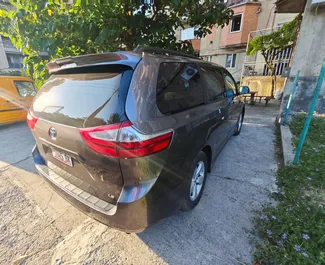 Noleggio auto Toyota Sienna 2018 in Georgia, con carburante Benzina e 296 cavalli di potenza ➤ A partire da 169 GEL al giorno.
