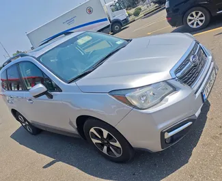 Vista frontale di un noleggio Subaru Forester all'aeroporto di Kutaisi, Georgia ✓ Auto #15640. ✓ Cambio Automatico TM ✓ 0 recensioni.