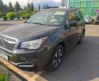 Subaru Forester 2017 con sistema A trazione integrale, disponibile all'aeroporto di Kutaisi.