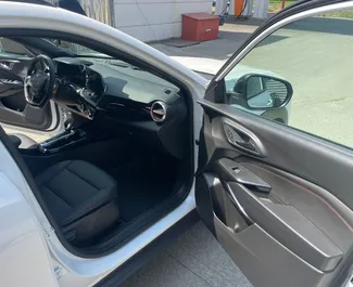 Chevrolet Trax 2025 disponibile per il noleggio a Tbilisi, con limite di chilometraggio di illimitato.