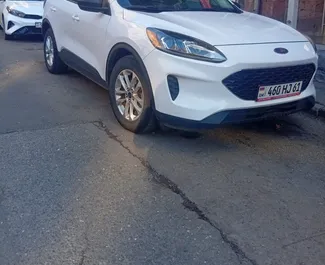 Vista frontale di un noleggio Ford Escape a Yerevan, Armenia ✓ Auto #15666. ✓ Cambio Automatico TM ✓ 0 recensioni.