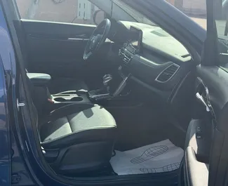 Vista frontale di un noleggio Kia Seltos a Yerevan, Armenia ✓ Auto #15634. ✓ Cambio Automatico TM ✓ 0 recensioni.