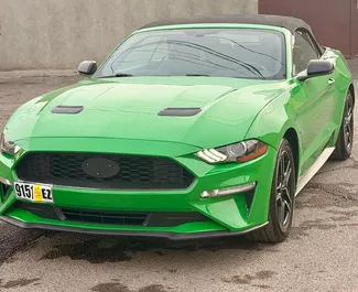 Noleggio Ford Mustang Cabrio. Auto Premium, Lusso, Cabrio per il noleggio in Armenia ✓ Cauzione di Deposito di 1000 USD ✓ Opzioni assicurative RCT, FDW, All'estero, Giovane.