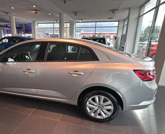 Noleggio Renault Megane Sedan. Auto Comfort per il noleggio in Turchia ✓ Cauzione di Deposito di 200 USD ✓ Opzioni assicurative RCT, CDW, SCDW, FDW.