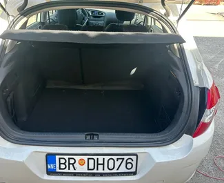 Citroen C4 2014 con sistema A trazione anteriore, disponibile in Bar.