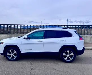 Motore Benzina da 60,0L di Jeep Cherokee 2018 per il noleggio a Tbilisi.