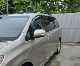 Noleggio Toyota Sienna. Auto Comfort, Monovolume per il noleggio in Georgia ✓ Cauzione di Deposito di 700 GEL ✓ Opzioni assicurative RCT, SCDW, Passeggeri, Furto.