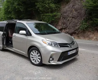 Noleggio auto Toyota Sienna 2018 in Georgia, con carburante Benzina e 210 cavalli di potenza ➤ A partire da 100 GEL al giorno.