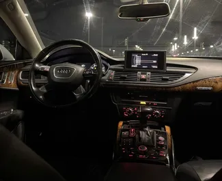 Audi A7 2014 disponibile per il noleggio a Tirana, con limite di chilometraggio di illimitato.