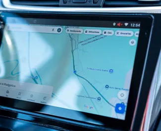 Interni di Nissan Qashqai in affitto in Montenegro. Un'ottima auto da 5 posti con cambio Automatico.