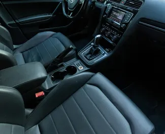 Noleggio auto Volkswagen Golf 7 2015 in Albania, con carburante Diesel e 148 cavalli di potenza ➤ A partire da 38 EUR al giorno.