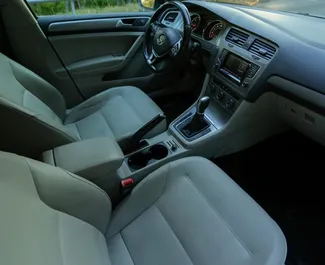 Noleggio Volkswagen Golf 7. Auto Economica, Comfort per il noleggio in Albania ✓ Cauzione di Senza deposito ✓ Opzioni assicurative RCT, CDW, All'estero.
