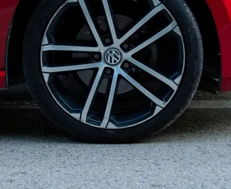 Motore Diesel da 2,0L di Volkswagen Golf 7 2015 per il noleggio a Tirana.