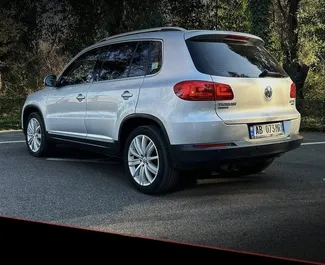 Volkswagen Tiguan 2013 disponibile per il noleggio a Tirana, con limite di chilometraggio di illimitato.