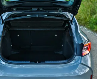 Motore Ibrido da 18,0L di Toyota Corolla 2024 per il noleggio in Becici.