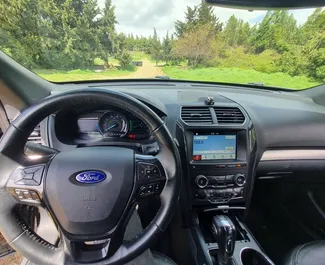 Ford Explorer 2019 disponibile per il noleggio a Tbilisi, con limite di chilometraggio di illimitato.