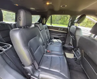 Motore Ibrido da 3,5L di Ford Explorer 2019 per il noleggio a Tbilisi.