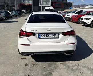 Motore Benzina da 2,0L di Mercedes-Benz A220 2021 per il noleggio a Tbilisi.