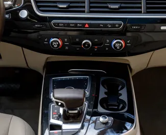 Audi Q7 2018 disponibile per il noleggio a Batumi, con limite di chilometraggio di illimitato.