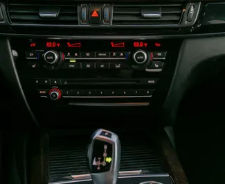 Noleggio BMW X5. Auto Premium, Crossover per il noleggio in Georgia ✓ Cauzione di Deposito di 500 GEL ✓ Opzioni assicurative RCT, SCDW.