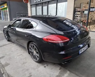 Noleggio Porsche Panamera. Auto Premium, Lusso per il noleggio in Georgia ✓ Cauzione di Deposito di 300 GEL ✓ Opzioni assicurative RCT, FDW, Passeggeri, Furto, Giovane.