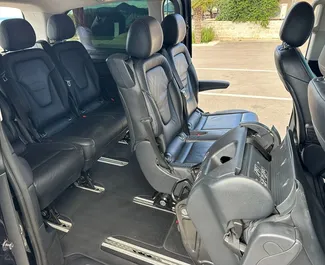 Noleggia Mercedes-Benz V-Class a Rafailovici Montenegro