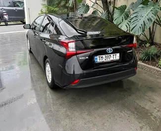 Motore Ibrido da 1,8L di Toyota Prius 2019 per il noleggio a Batumi.