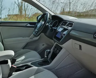 Volkswagen Tiguan 2022 con sistema A trazione integrale, disponibile in Becici.