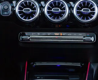 Mercedes-Benz GLA-Class 2020 disponibile per il noleggio a Tbilisi, con limite di chilometraggio di illimitato.