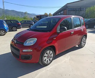 Vista frontale di un noleggio Fiat Panda a Kalamata, Grecia ✓ Auto #1492. ✓ Cambio Manuale TM ✓ 1 recensioni.