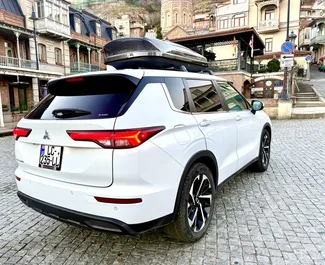 Motore Benzina da 2,5L di Mitsubishi Outlander 2022 per il noleggio a Tbilisi.