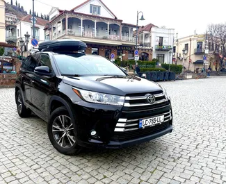 Noleggio auto Toyota Highlander 2017 in Georgia, con carburante Benzina e 295 cavalli di potenza ➤ A partire da 140 GEL al giorno.