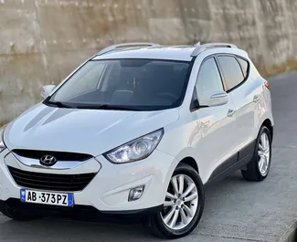 Vista frontale di un noleggio Hyundai Tucson a Durazzo, Albania ✓ Auto #16117. ✓ Cambio Automatico TM ✓ 0 recensioni.