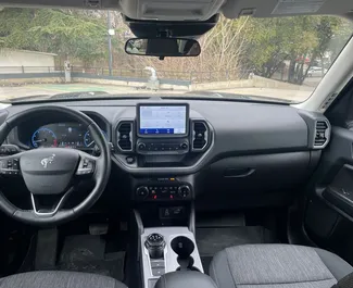 Ford Bronco 2024 con sistema A trazione integrale, disponibile a Tbilisi.