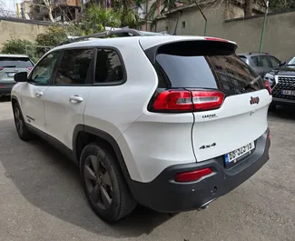 Motore Benzina da 2,4L di Jeep Cherokee 2016 per il noleggio all'aeroporto di Tbilisi.