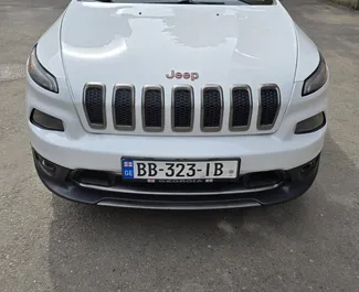 Noleggio auto Jeep Cherokee 2016 in Georgia, con carburante Benzina e 178 cavalli di potenza ➤ A partire da 81 GEL al giorno.