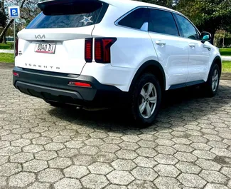 Kia Sorento 2023 disponibile per il noleggio a Batumi, con limite di chilometraggio di illimitato.