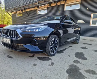 Interni di JAC J7 in affitto in Kazakistan. Un'ottima auto da 5 posti con cambio Automatico.